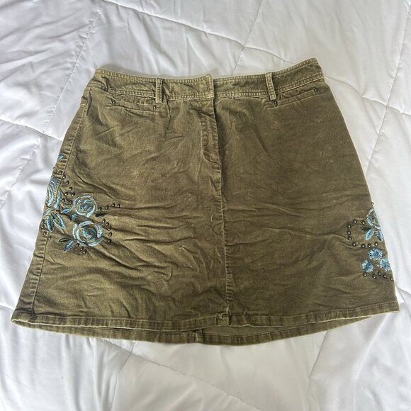 Nine & Co Weekend Embroidered Corduroy Mini Skirt Green Flowers Studded Women 14 - Picture 1 of 7